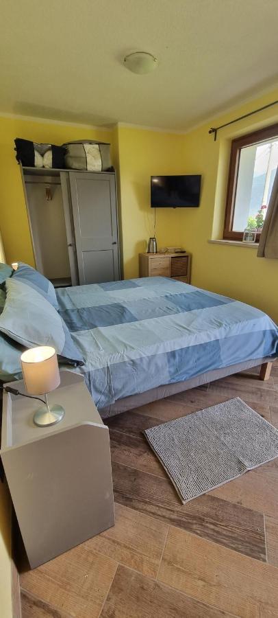 Bed and Breakfast Lo Noyer Et Les Roses Saint Nicolas Exterior foto